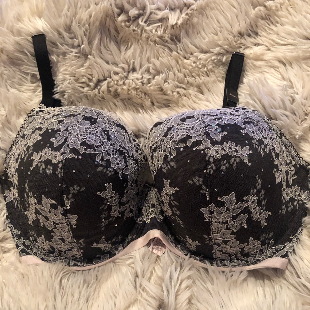NEW!! Victoria’s Secret Dream Angels Bra!!